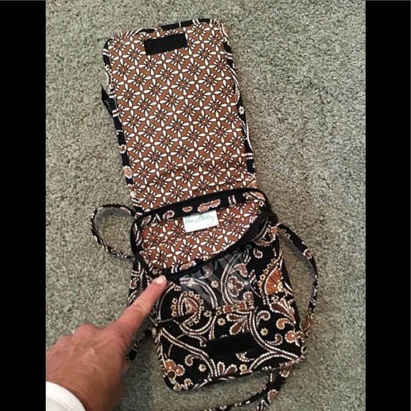 Treasure Trove of Vera Bradley. All 6 Bags +A Cookbook - Picture 8 of 16